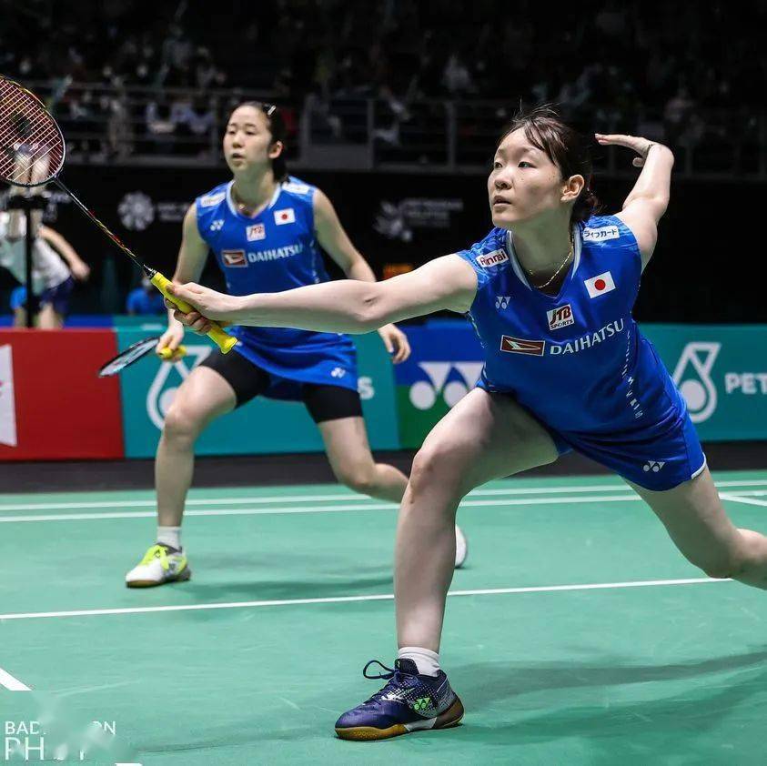 韩国队险胜日本队，黄鸭组合点燃赛场