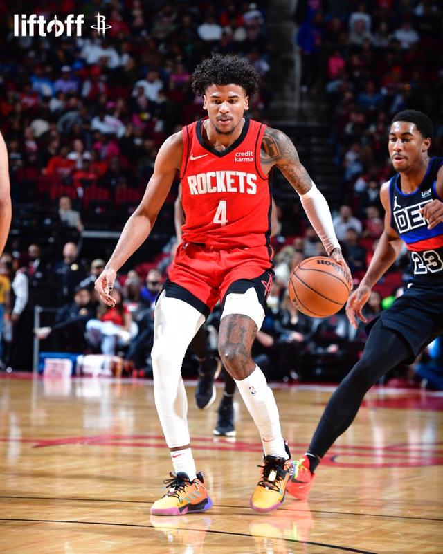 江苏队轻取快船,西亚卡姆扛起全队 江苏队轻取快船,西亚卡姆扛起全队