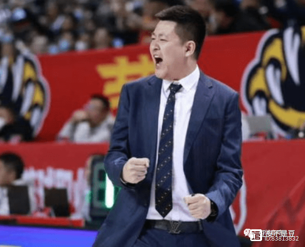 江西队主帅下课，球队面临重建挑战