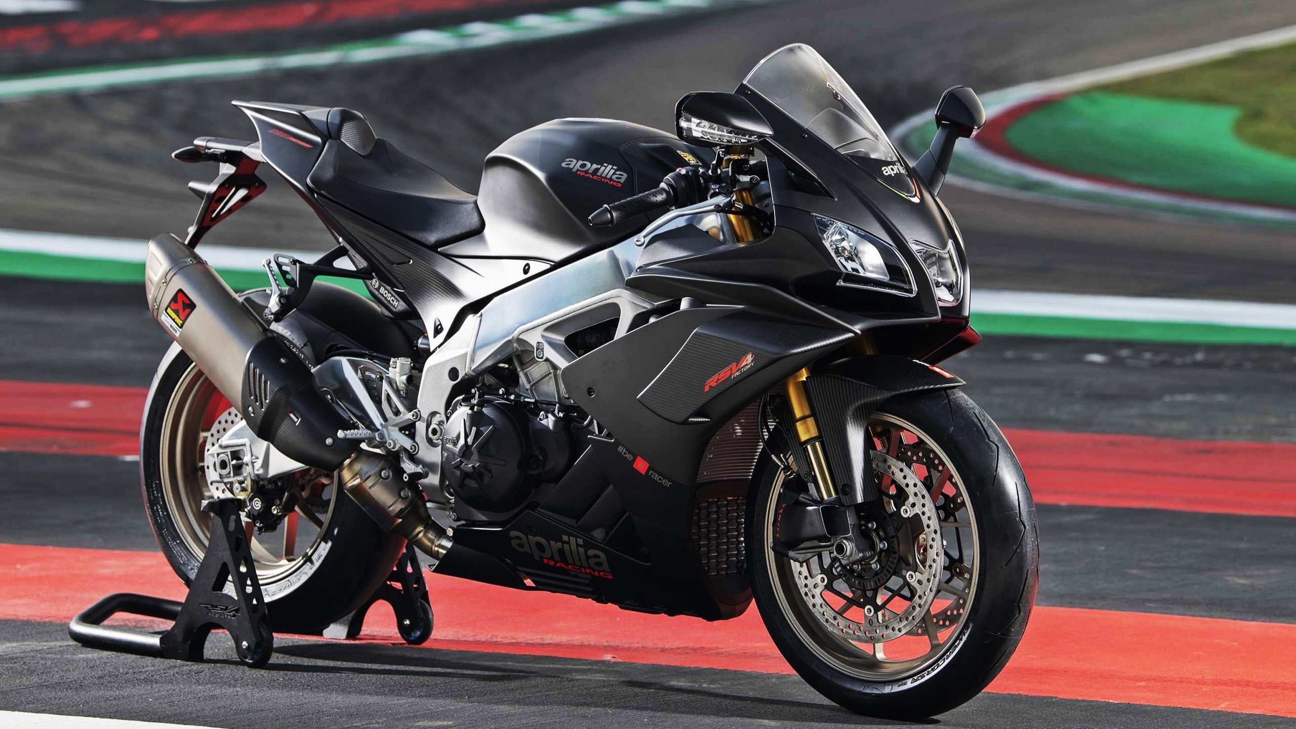 蓝色王朝陷落,维斯塔潘红色狂飙终结雷诺神话